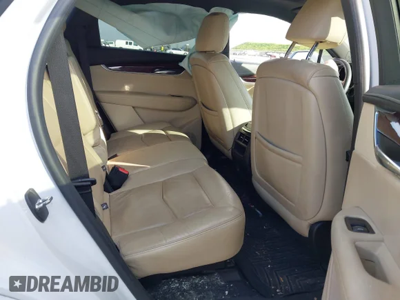✅ 2018 Cadillac XT5 Premium Luxury AWD • VIN: 1GYKNFRS8JZ139544 • Lot: 44278125. Wystawiony na IAAI z przebiegiem 53 859 mil. Bezpłatny archiwum sprzedaży aukcyjnych z USA i szczegółowy raport historii pojazdu na DreamBid. Zdjęcie 8.