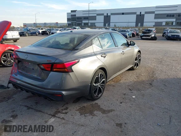 ✅ 2024 Nissan Altima SR • VIN: 1N4BL4CV2RN404311 • Lot: 43844296. Wystawiony na IAAI z przebiegiem 40 717 mil. Bezpłatny archiwum sprzedaży aukcyjnych z USA i szczegółowy raport historii pojazdu na DreamBid. Zdjęcie 4.