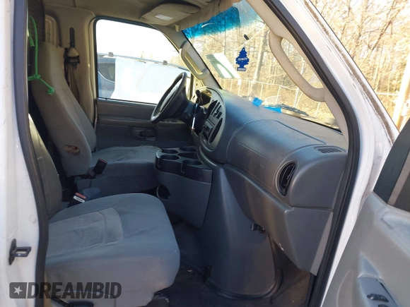✅ 2006 Ford Econoline Cargo • VIN: 1FTRE14W96DB01293 • Lot: 43755386. Wystawiony na IAAI z przebiegiem 329 549 mil. Bezpłatny archiwum sprzedaży aukcyjnych z USA i szczegółowy raport historii pojazdu na DreamBid. Zdjęcie 5.