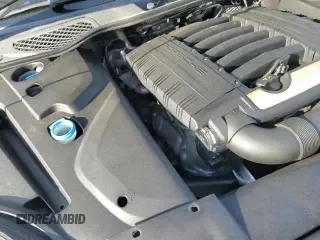 ✅ 2017 Porsche Cayenne • VIN: WP1AA2A25HKA87020 • Lot: 92501975. Listed on Copart with 70,782 mi. Free auction sales archive from the USA and detailed vehicle history report at DreamBid. Image 16.