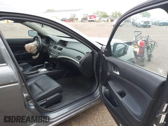✅ 2012 Honda Accord SE • VIN: 1HGCP2F61CA063527 • Lot: 44996263. Wystawiony na IAAI z przebiegiem 215 092 mil. Bezpłatny archiwum sprzedaży aukcyjnych z USA i szczegółowy raport historii pojazdu na DreamBid. Zdjęcie 5.