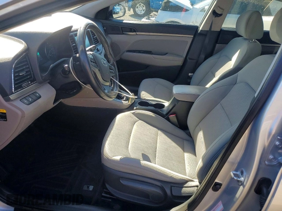 ✅ 2017 Hyundai Elantra SE • VIN: 5NPD84LF7HH062270 • Lot: 76339455. Wystawiony na Copart z przebiegiem 145 487 mil. Bezpłatny archiwum sprzedaży aukcyjnych z USA i szczegółowy raport historii pojazdu na DreamBid. Zdjęcie 7.
