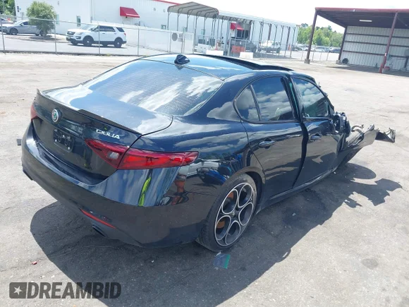 ✅ 2022 Alfa Romeo Giulia Ti • VIN: ZARFANBN0N7662808 • Лот: 42754296. Опубліковано раніше на IAAI з пробігом 25 878 миль. Безкоштовний доступ до архіву аукціонних продажів зі США та докладний звіт про історію автомобіля на DreamBid. Зображення 4.