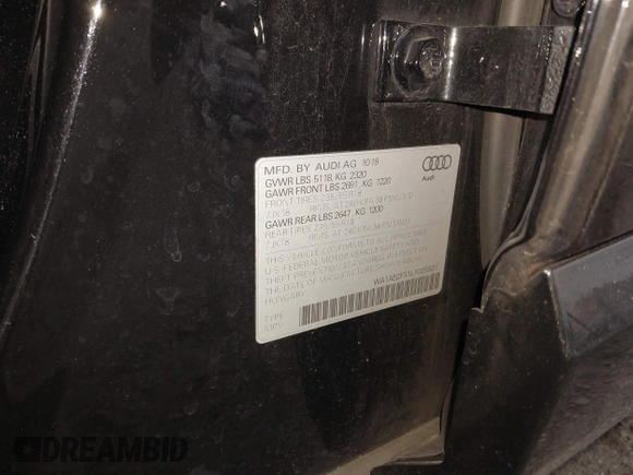 ✅ 2020 Audi Q3 Premium • VIN: WA1AECF31L1025927 • Lot: 43633393. Wystawiony na IAAI z przebiegiem 91 133 mil. Bezpłatny archiwum sprzedaży aukcyjnych z USA i szczegółowy raport historii pojazdu na DreamBid. Zdjęcie 9.