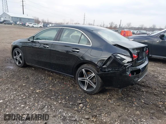 ✅ 2020 Mercedes-Benz A 220 • VIN: W1K3G4FB8LJ216210 • Lot: 44001880. Wystawiony na IAAI z przebiegiem 62 793 mil. Bezpłatny archiwum sprzedaży aukcyjnych z USA i szczegółowy raport historii pojazdu na DreamBid. Zdjęcie 3.
