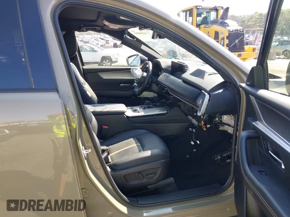 ✅ 2025 Mazda CX-70 Premium Plus • VIN: JM3KJEHD9S1114688 • Lot: 43244097. Wystawiony na IAAI z przebiegiem 11 077 mil. Bezpłatny archiwum sprzedaży aukcyjnych z USA i szczegółowy raport historii pojazdu na DreamBid. Zdjęcie 5.