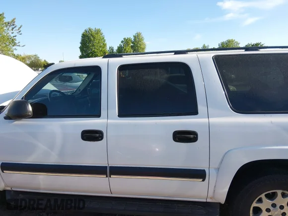 ✅ 2003 Chevrolet Suburban Z71 • VIN: 3GNFK16Z53G286774 • Lot: 45228025. Listed on IAAI with Not provided. Free auction sales archive from the USA and detailed vehicle history report at DreamBid. Image 6.
