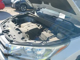 ✅ 2018 Toyota Highlander LE • VIN: 5TDZZRFH2JS245962 • Lot: 41581792. Wystawiony na IAAI z przebiegiem 138 616 mil. Bezpłatny archiwum sprzedaży aukcyjnych z USA i szczegółowy raport historii pojazdu na DreamBid. Zdjęcie 19.