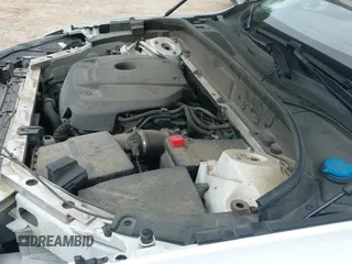 ✅ 2018 Volvo XC60 Momentum • VIN: LYV102RK0JB113651 • Lot: 42902608. Wystawiony na IAAI z przebiegiem 80 261 mil. Bezpłatny archiwum sprzedaży aukcyjnych z USA i szczegółowy raport historii pojazdu na DreamBid. Zdjęcie 19.