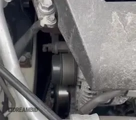 ✅ 2019 Toyota C-HR Limited • VIN: NMTKHMBX5KR099318 • Лот: 94723555. Опубликован ранее на Copart с пробегом 144 989 миль. Бесплатный доступ к архиву аукционных продаж из США и подробный отчёт об истории автомобиля на DreamBid. Изображение 11.