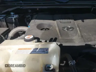 ✅ 2022 Toyota Tundra Limited • VIN: 5TFJA5BC8NX001062 • Lot: 81842645. Wystawiony na Copart z przebiegiem 56 585 mil. Bezpłatny archiwum sprzedaży aukcyjnych z USA i szczegółowy raport historii pojazdu na DreamBid. Zdjęcie 13.