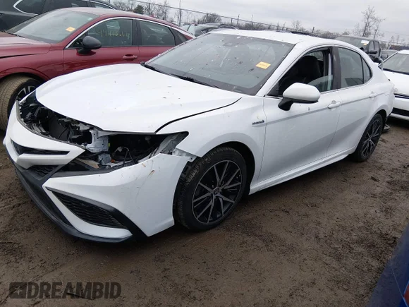 ✅ 2021 Toyota Camry Hybrid SE • VIN: 4T1G31AK3MU555885 • Lot: 44428581. Wystawiony na IAAI z przebiegiem 38 141 mil. Bezpłatny archiwum sprzedaży aukcyjnych z USA i szczegółowy raport historii pojazdu na DreamBid. Zdjęcie 2.