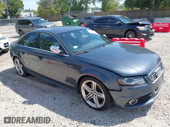 ✅ 2010 Audi S4 Prestige • VIN: WAUKGAFLXAA098328 • Lot: 43114054. Wystawiony na IAAI z przebiegiem 129 830 mil. Bezpłatny archiwum sprzedaży aukcyjnych z USA i szczegółowy raport historii pojazdu na DreamBid. Zdjęcie 1.