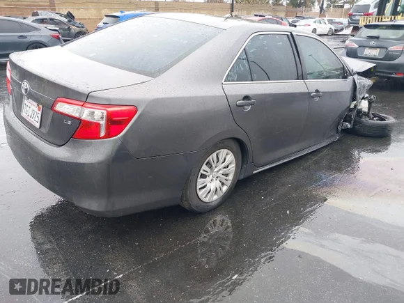 ✅ 2014 Toyota Camry LE • VIN: 4T4BF1FK8ER429250 • Lot: 44325555. Wystawiony na IAAI z przebiegiem 94 602 mil. Bezpłatny archiwum sprzedaży aukcyjnych z USA i szczegółowy raport historii pojazdu na DreamBid. Zdjęcie 4.