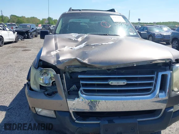 ✅ 2007 Ford Explorer Sport Trac XLT • VIN: 1FMEU51K17UA26449 • Lot: 45022975. Wystawiony na IAAI z przebiegiem 247 262 mil. Bezpłatny archiwum sprzedaży aukcyjnych z USA i szczegółowy raport historii pojazdu na DreamBid. Zdjęcie 6.