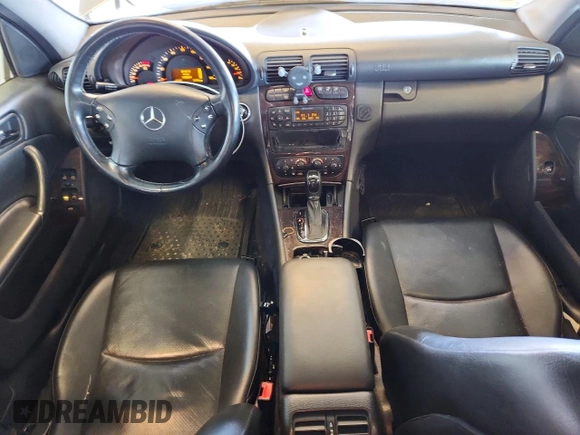 ✅ 2002 Mercedes-Benz C 230/260/280/320 • VIN: WDBRF61J82F252531 • Lot: 52074186. Wystawiony na Copart z przebiegiem 140 554 mil. Bezpłatny archiwum sprzedaży aukcyjnych z USA i szczegółowy raport historii pojazdu na DreamBid. Zdjęcie 8.