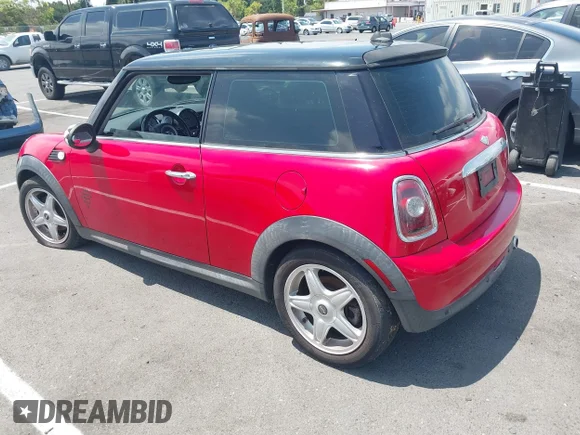 ✅ 2008 MINI Hardtop • VIN: WMWMF33538TT65157 • Лот: 42587798. Опубликован ранее на IAAI с пробегом 128 795 миль. Бесплатный доступ к архиву аукционных продаж из США и подробный отчёт об истории автомобиля на DreamBid. Изображение 3.