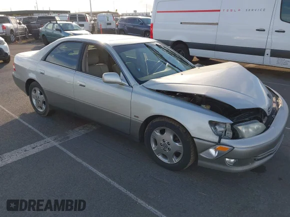 ✅ 2001 Lexus ES 300 • VIN: JT8BF28G310316285 • Lot: 44064568. Wystawiony na IAAI z przebiegiem Nie podano. Bezpłatny archiwum sprzedaży aukcyjnych z USA i szczegółowy raport historii pojazdu na DreamBid. Zdjęcie 1.