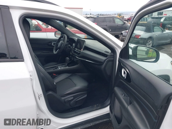 ✅ 2025 Jeep Compass Latitude • VIN: 3C4NJDBN0ST598244 • Lot: 44453978. Listed on IAAI with 23,748 mi. Free auction sales archive from the USA and detailed vehicle history report at DreamBid. Image 5.