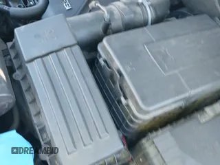 ✅ 2015 Audi Q3 Premium Plus • VIN: WA1BFCFS9FR002541 • Lot: 41269579. Wystawiony na IAAI z przebiegiem 119 698 mil. Bezpłatny archiwum sprzedaży aukcyjnych z USA i szczegółowy raport historii pojazdu na DreamBid. Zdjęcie 20.