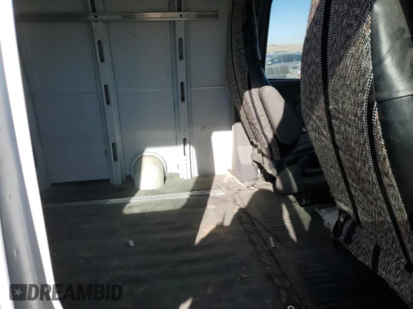 ✅ 2017 Chevrolet Express Cargo • VIN: 1GCWGAFFXH1325171 • Lot: 88992445. Wystawiony na Copart z przebiegiem Nie podano. Bezpłatny archiwum sprzedaży aukcyjnych z USA i szczegółowy raport historii pojazdu na DreamBid. Zdjęcie 11.