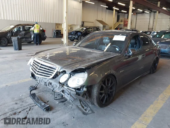 ✅ 2007 Mercedes-Benz E 63 AMG • VIN: WDBUF77XX7B099323 • Lot: 42357543. Wystawiony na IAAI z przebiegiem 165 580 mil. Bezpłatny archiwum sprzedaży aukcyjnych z USA i szczegółowy raport historii pojazdu na DreamBid. Zdjęcie 2.