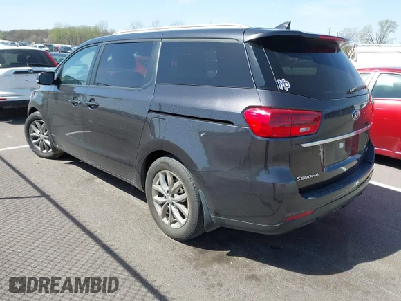 ✅ 2021 Kia Sedona LX • VIN: KNDMB5C13M6662378 • Lot: 44557076. Wystawiony na IAAI z przebiegiem 222 655 mil. Bezpłatny archiwum sprzedaży aukcyjnych z USA i szczegółowy raport historii pojazdu na DreamBid. Zdjęcie 3.