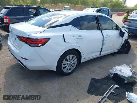 ✅ 2020 Nissan Sentra S • VIN: 3N1AB8BV6LY261314 • Lot: 44947112. Wystawiony na IAAI z przebiegiem 107 671 mil. Bezpłatny archiwum sprzedaży aukcyjnych z USA i szczegółowy raport historii pojazdu na DreamBid. Zdjęcie 4.