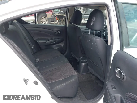 ✅ 2018 Nissan Versa SV • VIN: 3N1CN7AP2JL886669 • Lot: 45227554. Wystawiony na IAAI z przebiegiem 81 937 mil. Bezpłatny archiwum sprzedaży aukcyjnych z USA i szczegółowy raport historii pojazdu na DreamBid. Zdjęcie 8.