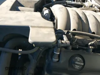 ✅ 2016 Chevrolet Silverado 1500 LT • VIN: 3GCUKREC8GG286592 • Lot: 43578831. Wystawiony na IAAI z przebiegiem 117 555 mil. Bezpłatny archiwum sprzedaży aukcyjnych z USA i szczegółowy raport historii pojazdu na DreamBid. Zdjęcie 19.