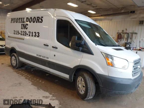 ✅ 2015 Ford Transit Cargo • VIN: 1FTNR2CM8FKB11544 • Лот: 44114609. Опубліковано раніше на IAAI з пробігом 151 932 миль. Безкоштовний доступ до архіву аукціонних продажів зі США та докладний звіт про історію автомобіля на DreamBid. Зображення 1.