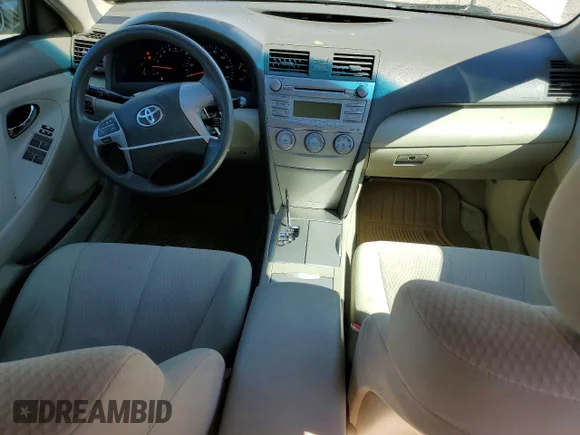 ✅ 2010 Toyota Camry LE • VIN: 4T4BF3EK5AR014989 • Lot: 41822536. Wystawiony na Copart z przebiegiem 121 242 mil. Bezpłatny archiwum sprzedaży aukcyjnych z USA i szczegółowy raport historii pojazdu na DreamBid. Zdjęcie 8.