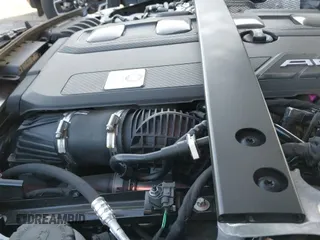 ✅ 2023 Mercedes-Benz C 43 AMG • VIN: W1KAF8HB7PR136628 • Lot: 43582086. Wystawiony na IAAI z przebiegiem 18 384 mil. Bezpłatny archiwum sprzedaży aukcyjnych z USA i szczegółowy raport historii pojazdu na DreamBid. Zdjęcie 19.