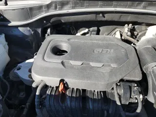 ✅ 2018 Hyundai Santa Fe 2.4L • VIN: 5XYZU3LB5JG507711 • Lot: 92424465. Wystawiony na Copart z przebiegiem 66 970 mil. Bezpłatny archiwum sprzedaży aukcyjnych z USA i szczegółowy raport historii pojazdu na DreamBid. Zdjęcie 14.