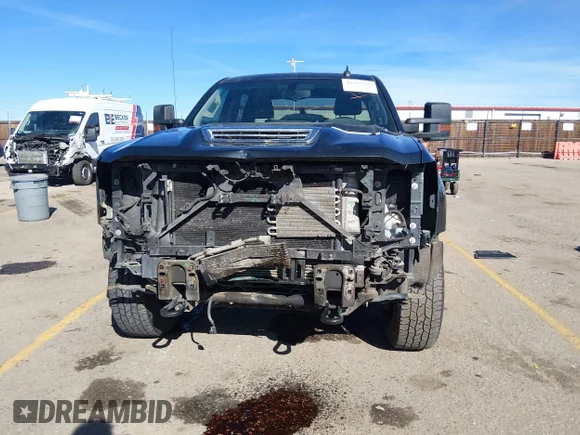 ✅ 2017 Chevrolet Silverado 2500HD LT • VIN: 1GC1KVEY8HF117912 • Lot: 44321266. Wystawiony na IAAI z przebiegiem 233 196 mil. Bezpłatny archiwum sprzedaży aukcyjnych z USA i szczegółowy raport historii pojazdu na DreamBid. Zdjęcie 6.