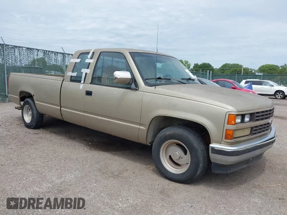 ✅ 1988 Chevrolet Silverado 1500 • VIN: 2GCEC19KXJ1198857 • Лот: 45430067. Опубліковано раніше на IAAI з пробігом 269 165 миль. Безкоштовний доступ до архіву аукціонних продажів зі США та докладний звіт про історію автомобіля на DreamBid. Зображення 1.