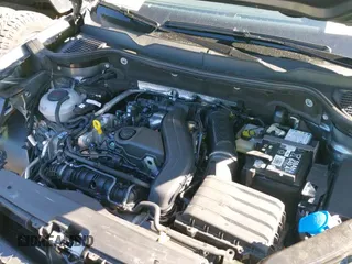 ✅ 2024 Volkswagen Taos S • VIN: 3VV8X7B2XRM129459 • Lot: 41709270. Wystawiony na IAAI z przebiegiem 5 476 mil. Bezpłatny archiwum sprzedaży aukcyjnych z USA i szczegółowy raport historii pojazdu na DreamBid. Zdjęcie 19.