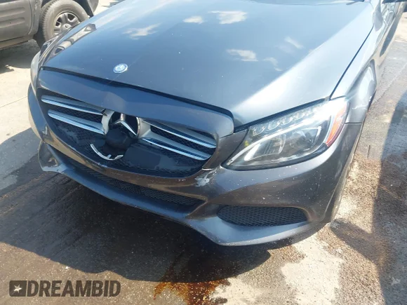 ✅ 2015 Mercedes-Benz C 300 Luxury • VIN: 55SWF4KB2FU076505 • Лот: 45480297. Опубликован ранее на IAAI с пробегом 153 542 миль. Бесплатный доступ к архиву аукционных продаж из США и подробный отчёт об истории автомобиля на DreamBid. Изображение 6.