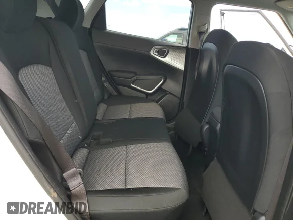 ✅ 2023 Kia Soul LX • VIN: KNDJ23AU1P7874571 • Lot: 65495834. Wystawiony na Copart z przebiegiem 15 646 mil. Bezpłatny archiwum sprzedaży aukcyjnych z USA i szczegółowy raport historii pojazdu na DreamBid. Zdjęcie 11.