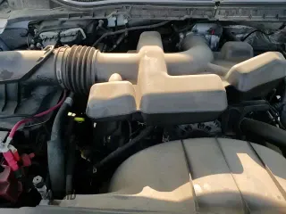 ✅ 2017 Ford F-350 Platinum • VIN: 1FT8W3B60HEC88640 • Лот: 52675005. Опубликован ранее на Copart с пробегом 64 785 миль. Бесплатный доступ к архиву аукционных продаж из США и подробный отчёт об истории автомобиля на DreamBid. Изображение 13.