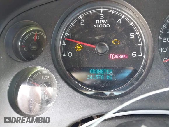 ✅ 2007 Chevrolet Tahoe LS • VIN: 1GNFC13C47J394997 • Lot: 45035440. Wystawiony na IAAI z przebiegiem 241 570 mil. Bezpłatny archiwum sprzedaży aukcyjnych z USA i szczegółowy raport historii pojazdu na DreamBid. Zdjęcie 7.