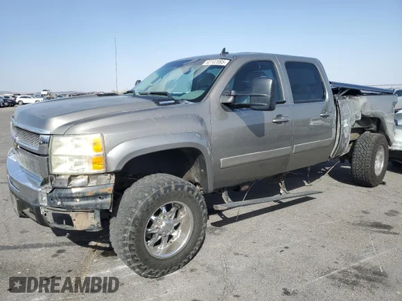 ✅ 2008 Chevrolet Silverado 2500HD Work Truck • VIN: 1GCHK23638F115256 • Лот: 60102085. Опубликован ранее на Copart с пробегом 169 719 миль. Бесплатный доступ к архиву аукционных продаж из США и подробный отчёт об истории автомобиля на DreamBid. Изображение 1.
