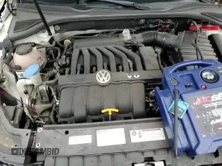 ✅ 2018 Volkswagen Passat GT • VIN: 1VWJM7A30JC049951 • Лот: 85328645. Опубликован ранее на Copart с пробегом 117 833 миль. Бесплатный доступ к архиву аукционных продаж из США и подробный отчёт об истории автомобиля на DreamBid. Изображение 14.