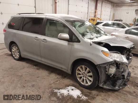 ✅ 2014 Toyota Sienna LE • VIN: 5TDJK3DC6ES076492 • Lot: 44355591. Listed on IAAI with 178,535 mi. Free auction sales archive from the USA and detailed vehicle history report at DreamBid. Image 1.