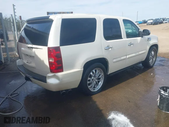 ✅ 2008 Chevrolet Tahoe 3LT • VIN: 1GNFK13088R224184 • Lot: 44471515. Wystawiony na IAAI z przebiegiem 216 701 mil. Bezpłatny archiwum sprzedaży aukcyjnych z USA i szczegółowy raport historii pojazdu na DreamBid. Zdjęcie 4.