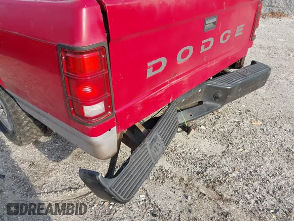 ✅ 1989 Dodge Dakota • VIN: 1B7FL26X4KS158673 • Lot: 44705582. Wystawiony na IAAI z przebiegiem 143 084 mil. Bezpłatny archiwum sprzedaży aukcyjnych z USA i szczegółowy raport historii pojazdu na DreamBid. Zdjęcie 6.