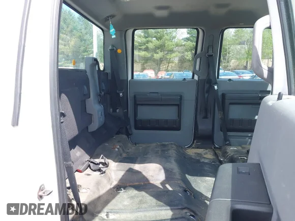 ✅ 2014 Ford F-250 XL • VIN: 1FD7W2BT1EEB46915 • Lot: 42208902. Wystawiony na IAAI z przebiegiem 275 350 mil. Bezpłatny archiwum sprzedaży aukcyjnych z USA i szczegółowy raport historii pojazdu na DreamBid. Zdjęcie 8.