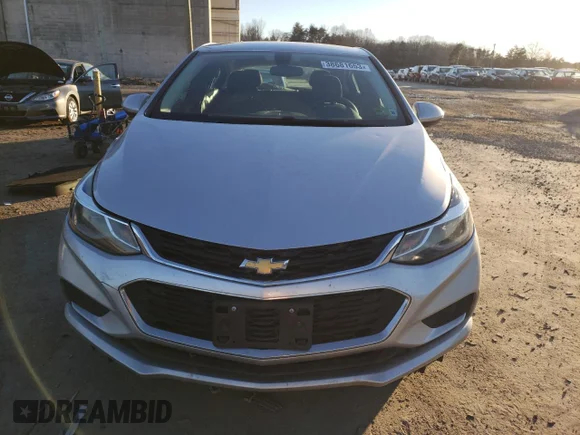 ✅ 2017 Chevrolet Cruze LT • VIN: 3G1BE6SM6HS590246 • Лот: 38681653. Опубликован ранее на Copart с пробегом 134 723 миль. Бесплатный доступ к архиву аукционных продаж из США и подробный отчёт об истории автомобиля на DreamBid. Изображение 5.