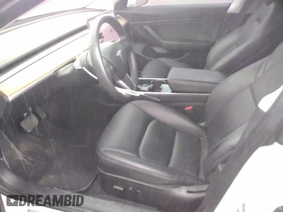 ✅ 2020 Tesla Model 3 Performance • VIN: 5YJ3E1EC5LF627600 • Lot: 67111344. Wystawiony na Copart z przebiegiem 49 522 mil. Bezpłatny archiwum sprzedaży aukcyjnych z USA i szczegółowy raport historii pojazdu na DreamBid. Zdjęcie 7.