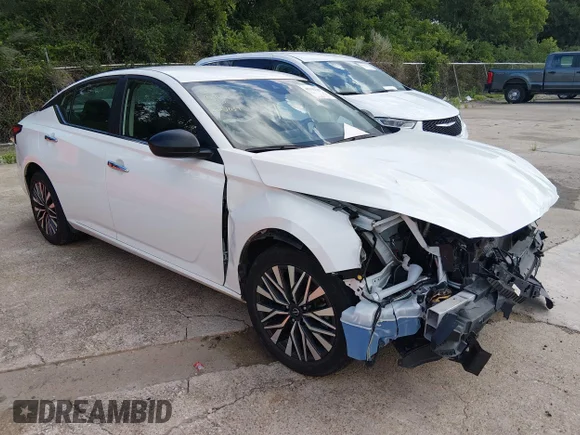 ✅ 2025 Nissan Altima SV • VIN: 1N4BL4DWXSN320539 • Lot: 45342545. Wystawiony na IAAI z przebiegiem 45 780 mil. Bezpłatny archiwum sprzedaży aukcyjnych z USA i szczegółowy raport historii pojazdu na DreamBid. Zdjęcie 1.
